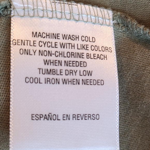 NEW STYLE & CO ARMY GREEN SHORT CUFFED SLEEVE BUTTON UP TOP - Picture 14 of 14
